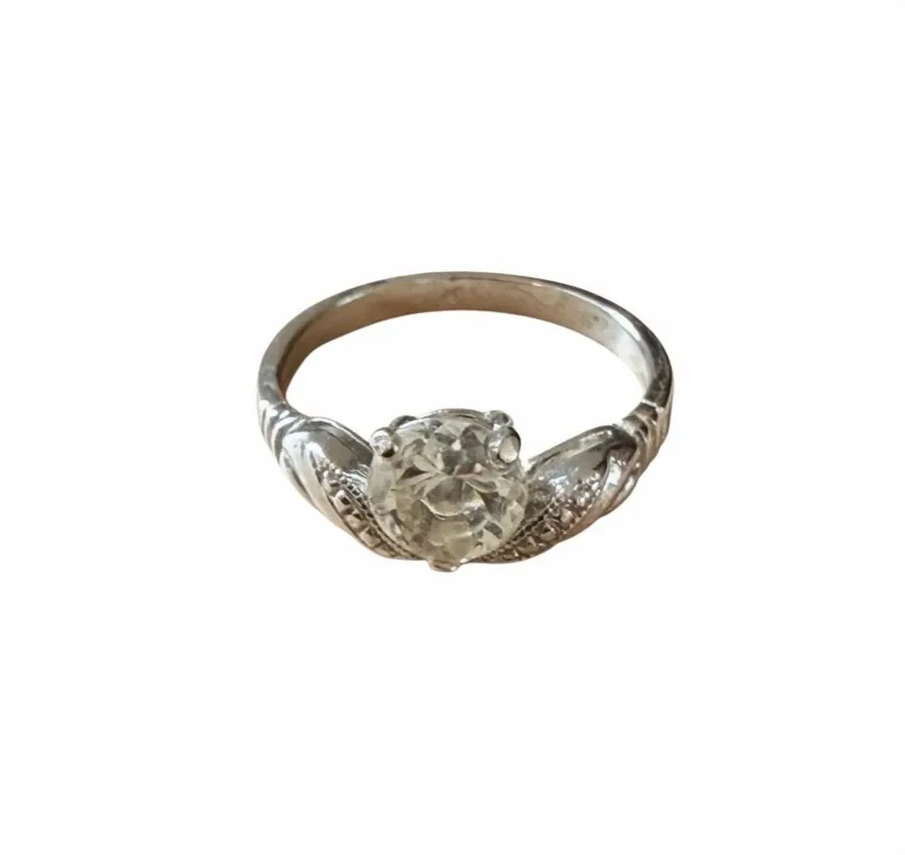 LIND Clear Rhinestone Solitaire Ring